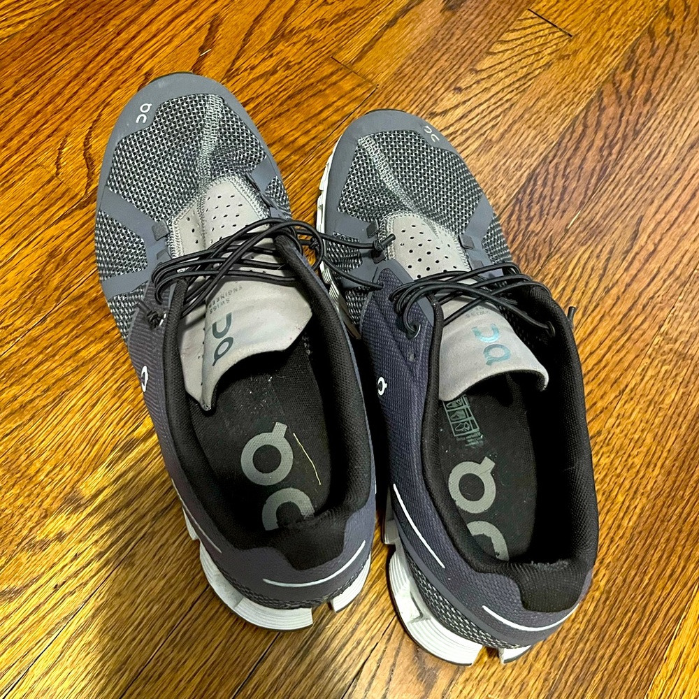 On Cloud 5 running shoes